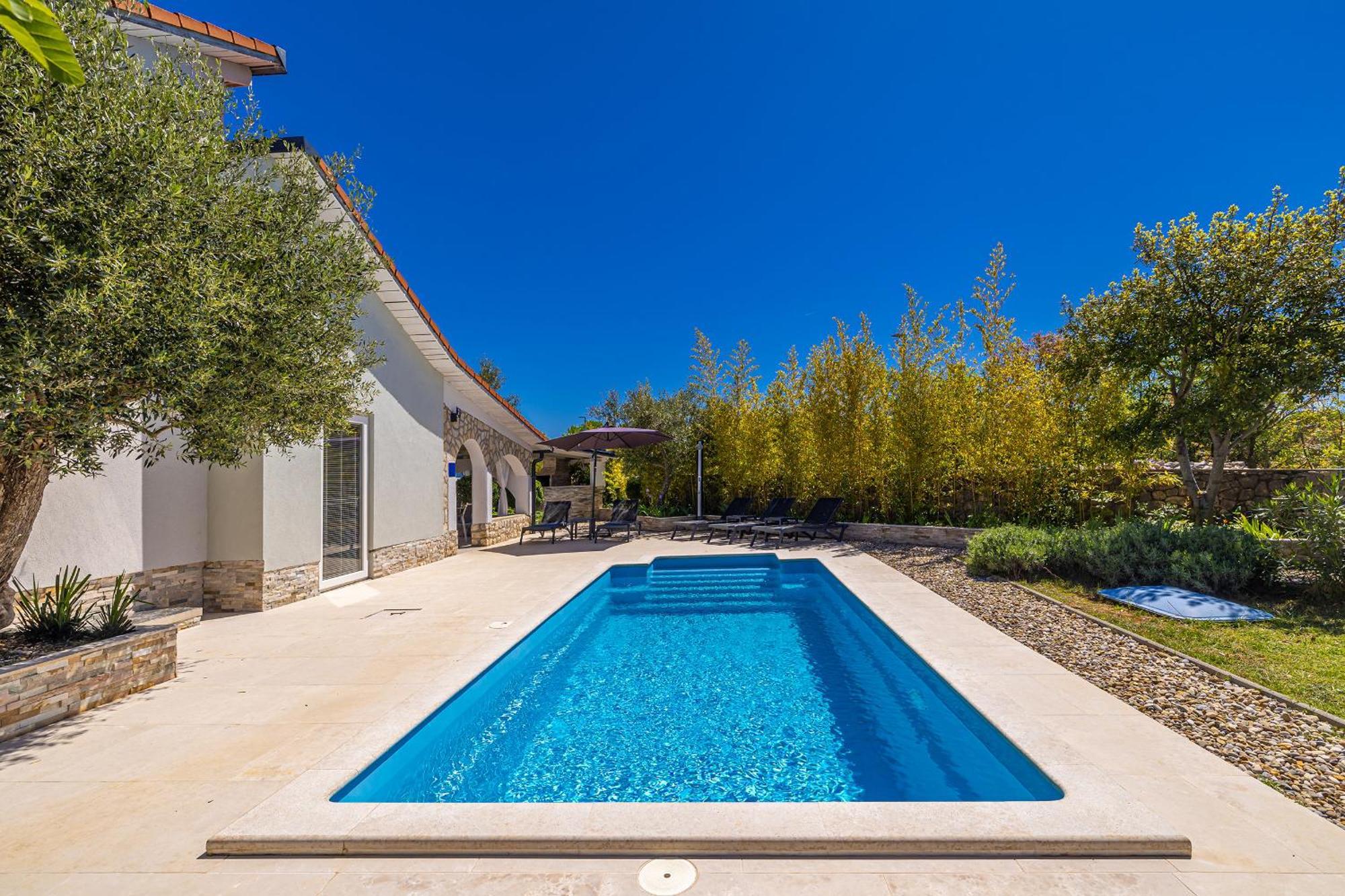 Holiday House Kai With Private Pool ปิเนซิตซี ภายนอก รูปภาพ