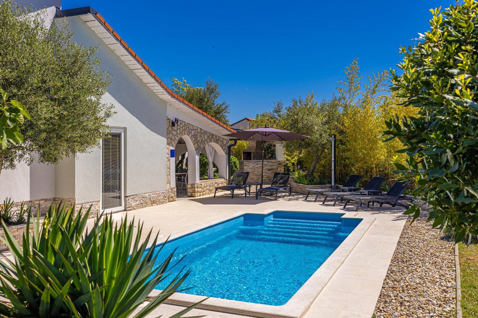 Holiday House Kai With Private Pool ปิเนซิตซี ภายนอก รูปภาพ